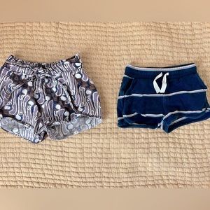 2 pairs of Tea Collection shorts, size 3. Close ups to show patterns.